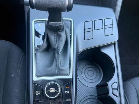 Used 2025 Kia Sportage LX image 21