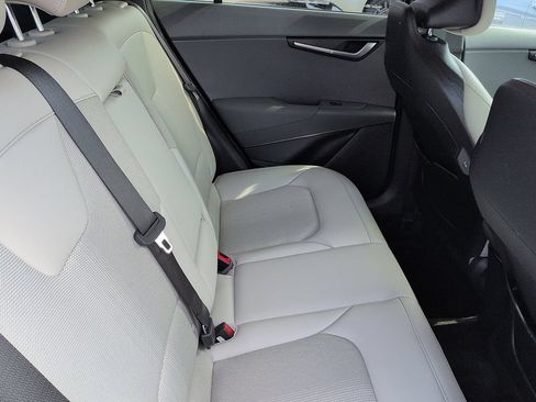 Used 2025 Kia Niro EX FWD image 8