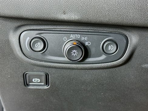 Used 2021 GMC Terrain SLT w/ LPO, Floor Liner Package FWD image 17