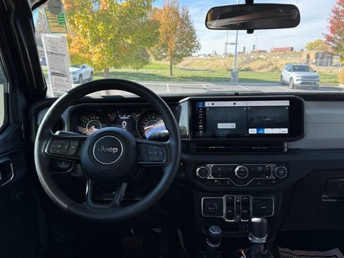 New 2025 Jeep Gladiator Sport image 29