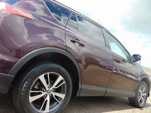 Used 2016 Toyota RAV4 XLE AWD/4WD image 14