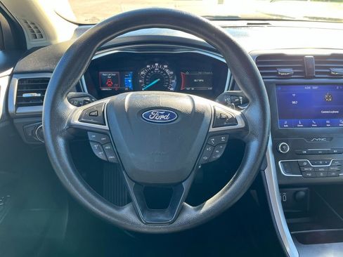 Used 2019 Ford Fusion SE image 28