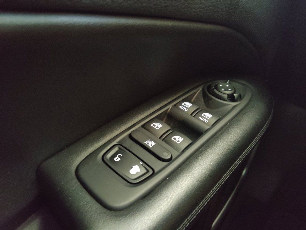Used 2018 Jeep Compass Latitude w/ Popular Equipment Group FWD image 27