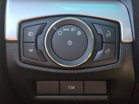 Used 2017 Ford Explorer XLT AWD/4WD image 25