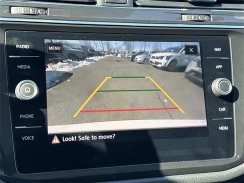 Used 2020 Volkswagen Tiguan SEL image 21