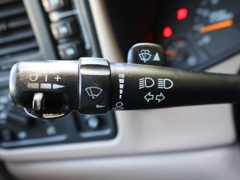 Used 2006 Chevrolet Silverado 2500 LT w/ Onstar Plus Package AWD/4WD image 32