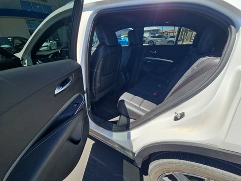 Used 2023 Cadillac XT4 Premium Luxury FWD image 8
