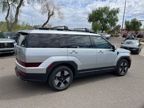 Used 2025 Hyundai Santa Fe SEL FWD image 5
