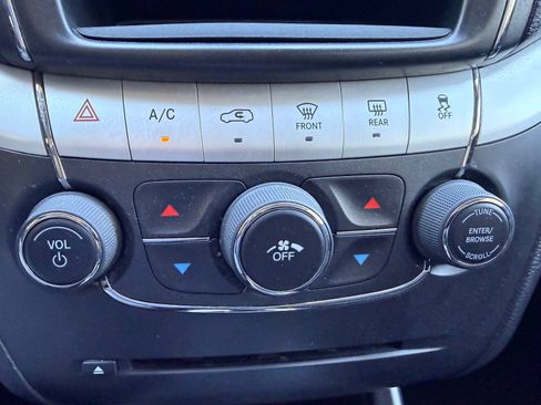 Used 2018 Dodge Journey SE AWD/4WD image 12