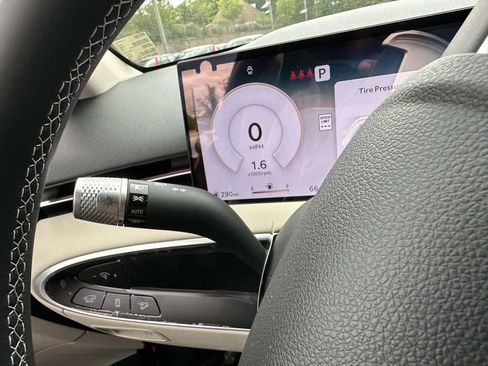 New 2026 Genesis GV70 2.5T Advanced AWD/4WD image 26