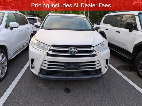 Used 2017 Toyota Highlander XLE AWD/4WD image 2