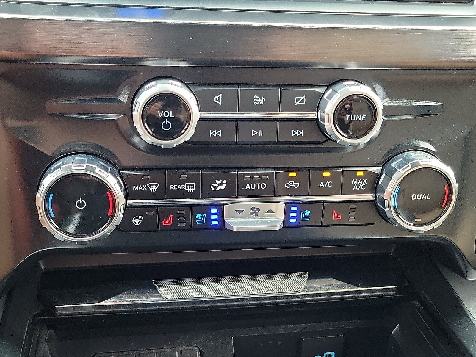 Used 2024 Ford F250 Lariat w/ Lariat Ultimate Package AWD/4WD image 15