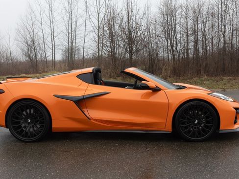 Used 2024 Chevrolet Corvette Z06 image 17