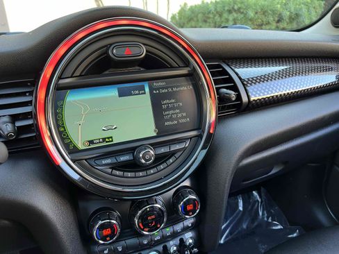 Used 2018 MINI Cooper S FWD image 9