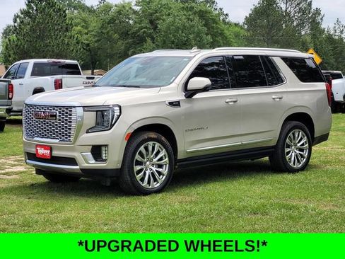 Used 2023 GMC Yukon Denali w/ Advanced Technology Package AWD/4WD image 4