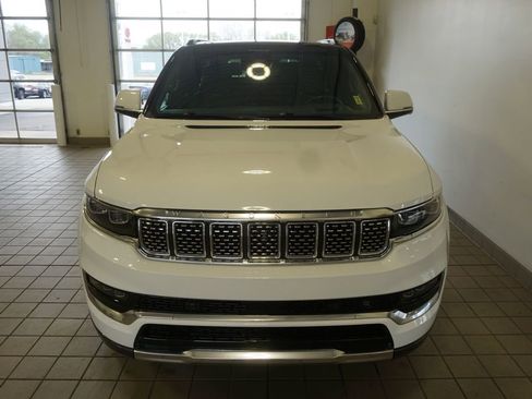Used 2022 Jeep Grand Wagoneer Series II w/ Convenience Group III AWD/4WD image 16