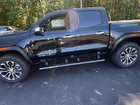 New 2026 GMC Canyon Denali image 5