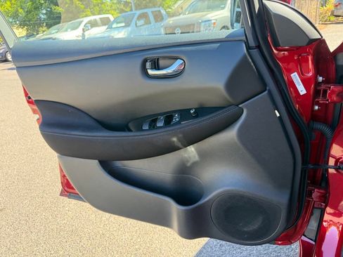 Certified 2020 Nissan Leaf SV w/ SV Technology Package FWD image 19