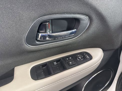 Used 2022 Honda HR-V EX image 14