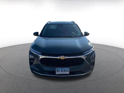 Used 2025 Chevrolet Trax LT image 4