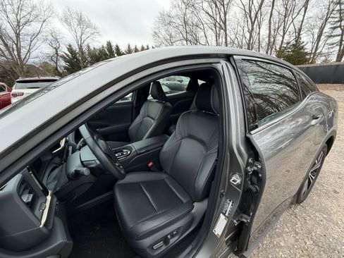 Used 2025 Toyota Crown XLE image 37