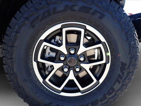 New 2025 Jeep Gladiator Rubicon w/ Safety Group AWD/4WD image 7