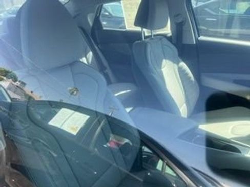 Used 2025 Hyundai Elantra Limited FWD image 10