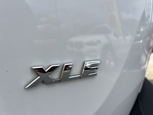 Used 2015 Toyota RAV4 XLE FWD image 8