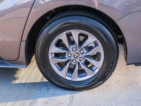 Certified 2024 Toyota Sienna XLE w/ XLE Plus Package AWD/4WD image 9