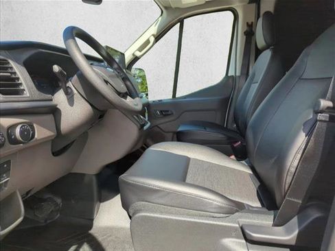 New 2026 Ford Transit 250 148 Medium Roof w/ Load Area Protection Package image 4