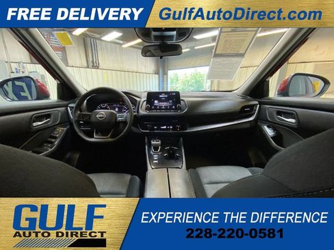 Used 2026 Nissan Rogue SV FWD image 2