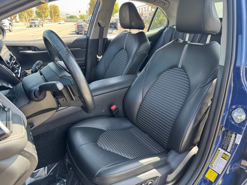 Used 2023 Toyota Camry SE image 16