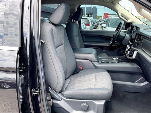Used 2024 Ford Expedition XLT RWD image 10