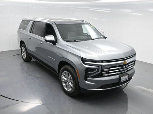 Used 2025 Chevrolet Suburban Premier image 44