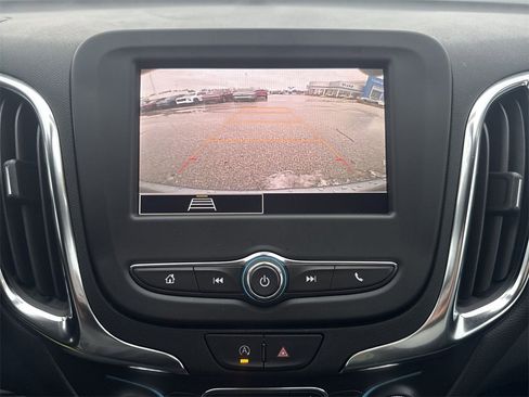 Used 2024 Chevrolet Equinox LT image 23