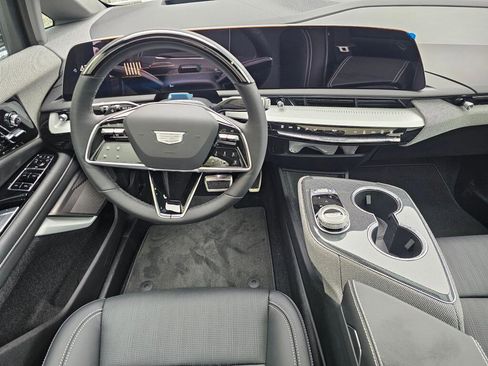 New 2026 Cadillac Optiq Luxury 2 image 23