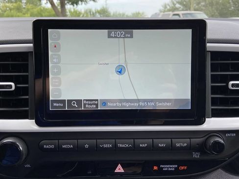 Used 2022 Hyundai Venue Limited FWD image 20