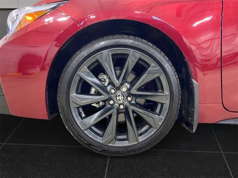 Used 2025 Toyota Corolla SE image 9