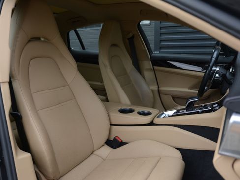 Certified 2019 Porsche Panamera 4 AWD/4WD image 27