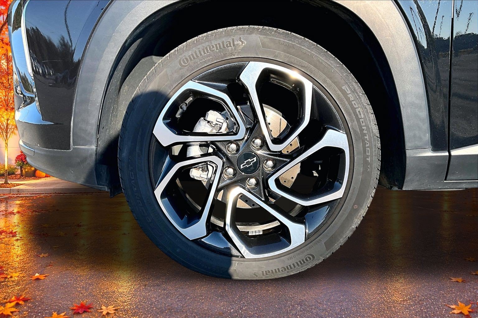 Used 2024 Chevrolet Trax RS w/ Sunroof Package FWD image 33