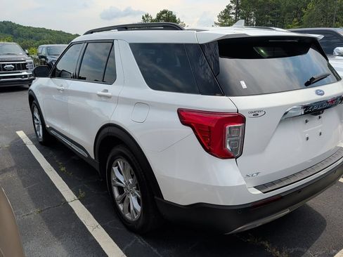Used 2024 Ford Explorer XLT w/ Equipment Group 202A RWD image 4