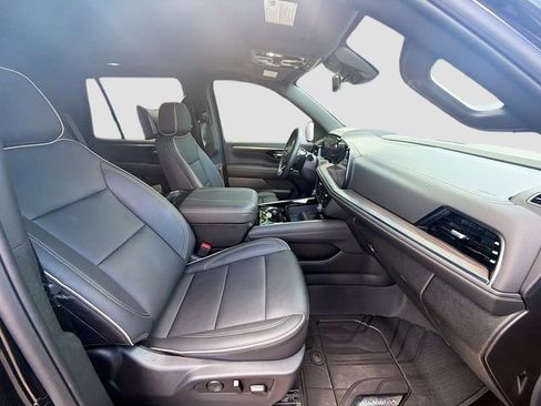 Used 2026 Chevrolet Tahoe Premier RWD image 16