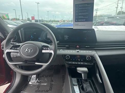 Certified 2023 Hyundai Elantra SEL w/ Convenience Package FWD image 15