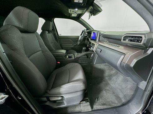 Used 2025 Toyota Tacoma SR5 image 29