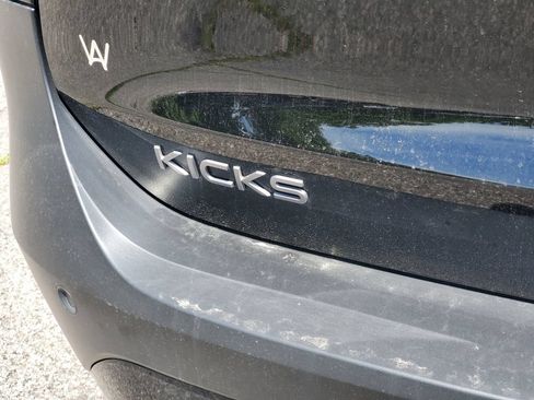 Used 2025 Nissan Kicks SR AWD/4WD image 7