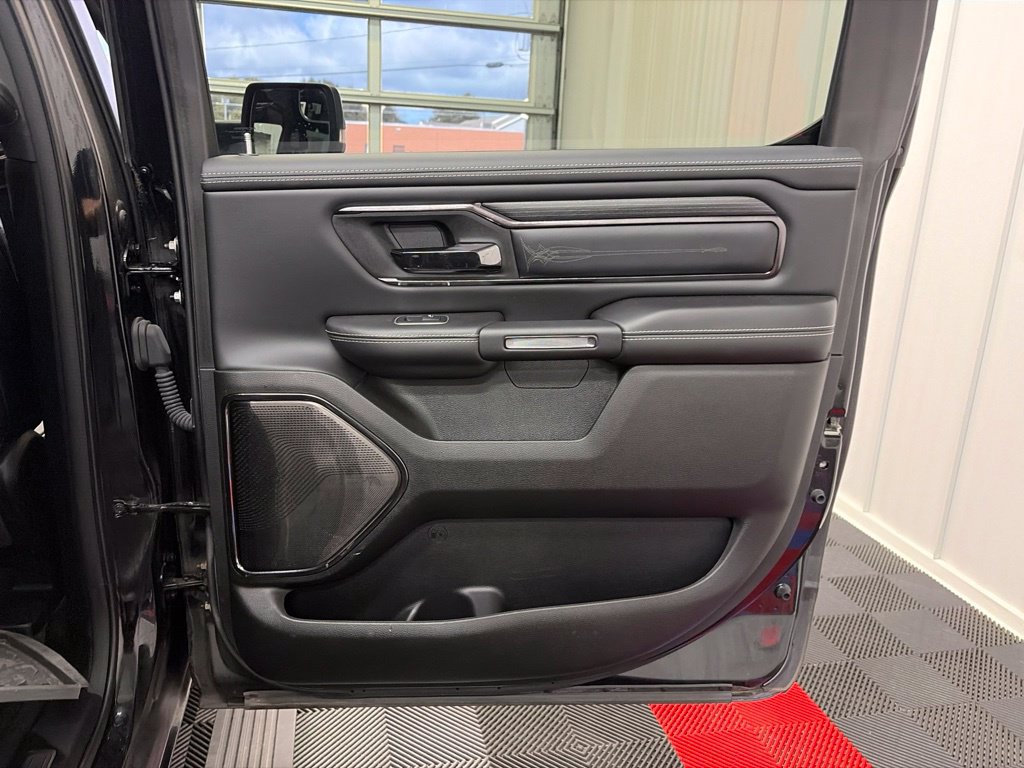 Used 2022 RAM 1500 Limited AWD/4WD image 16