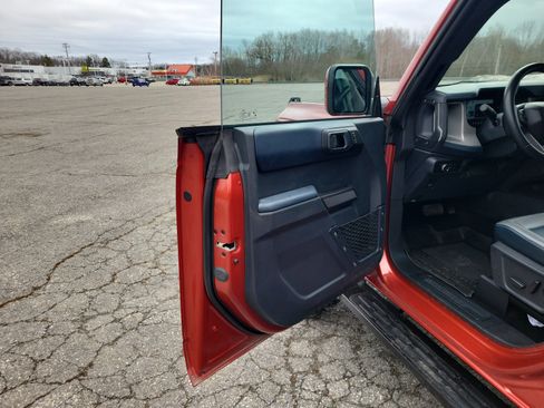 Used 2024 Ford Bronco Outer Banks w/ Sasquatch Package AWD/4WD image 15