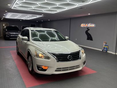 Used 2015 Nissan Altima 2.5 SV w/ Convenience Package
