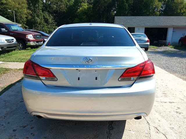 Used 2011 Toyota Avalon FWD image 4