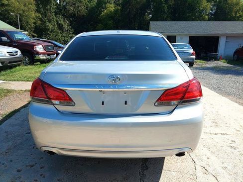 Used 2011 Toyota Avalon FWD image 4